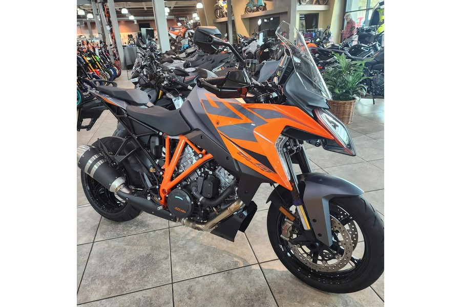 2023 KTM 1290 Super Duke GT