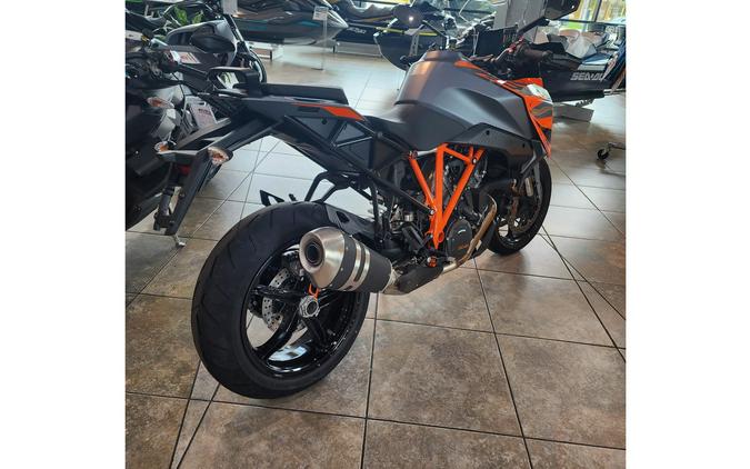 2023 KTM 1290 Super Duke GT