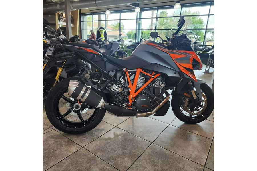 2023 KTM 1290 Super Duke GT