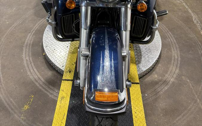 2016 Harley-Davidson® Tri Glide® Ultra Custom Colour Cosmic Blue Pearl
