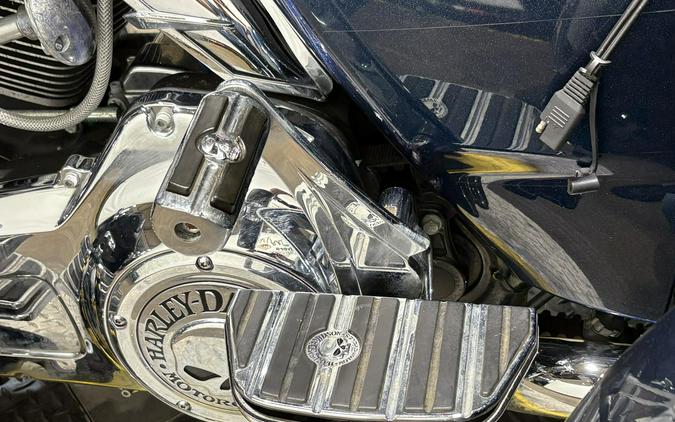 2016 Harley-Davidson® Tri Glide® Ultra Custom Colour Cosmic Blue Pearl