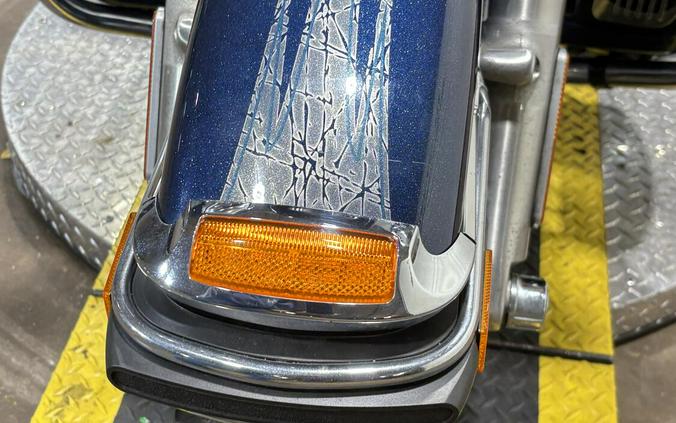 2016 Harley-Davidson® Tri Glide® Ultra Custom Colour Cosmic Blue Pearl