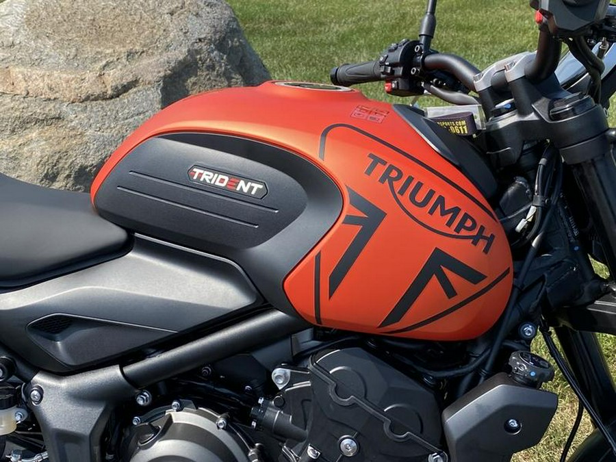 2023 Triumph Trident 660 Matte Baja Orange / Matte Storm Grey