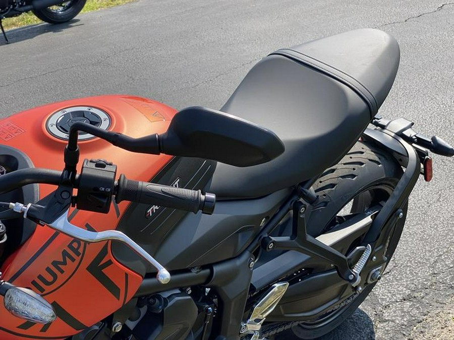 2023 Triumph Trident 660 Matte Baja Orange / Matte Storm Grey