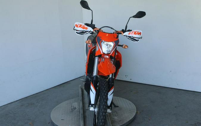 2022 KTM 690 Enduro R