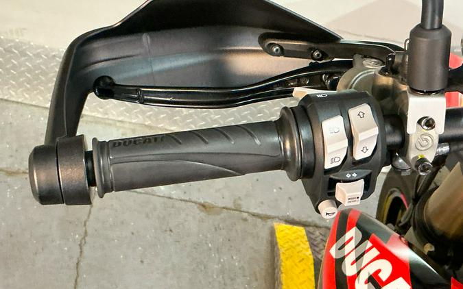 2025 Ducati Hypermotard 698 Mono RVE