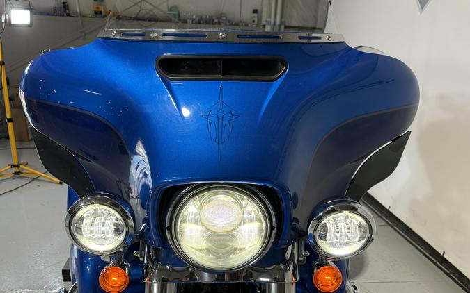 2017 Harley-Davidson® Tri Glide® Ultra Custom Colour Bonneville Blue/Fathom Blue
