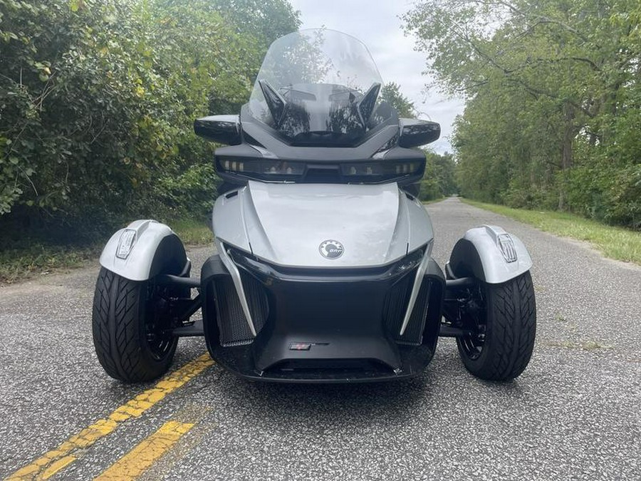 2023 Can-Am® Spyder RT Limited Dark Wheels