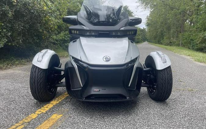 2023 Can-Am® Spyder RT Limited Dark Wheels