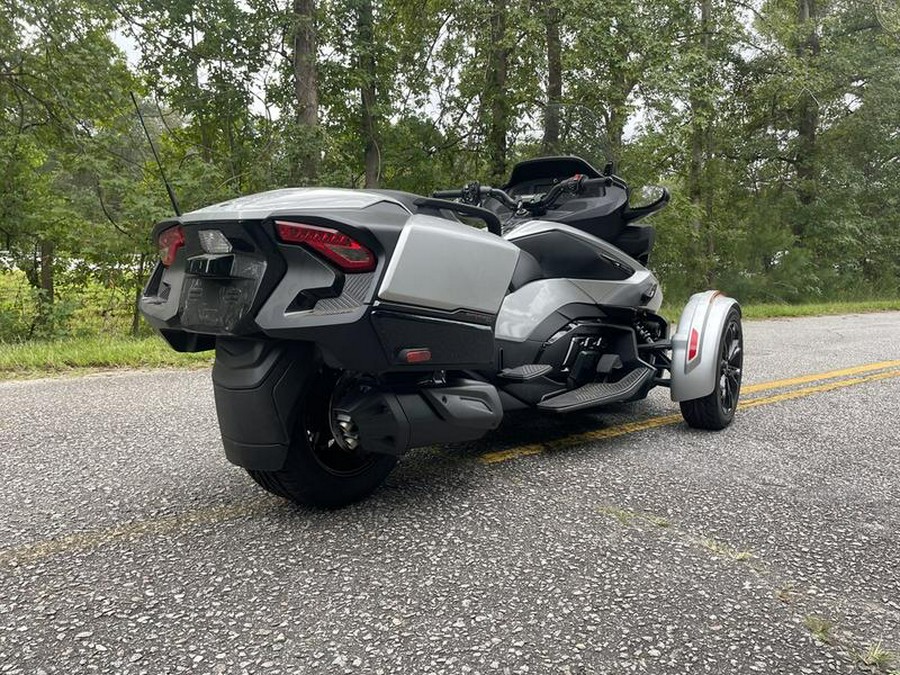 2023 Can-Am® Spyder RT Limited Dark Wheels