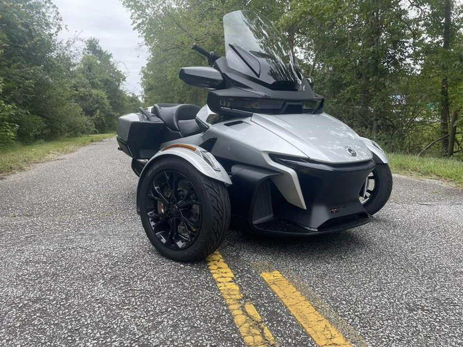 2023 Can-Am® Spyder RT Limited Dark Wheels