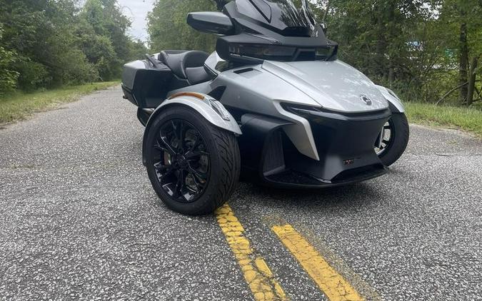 2023 Can-Am® Spyder RT Limited Dark Wheels