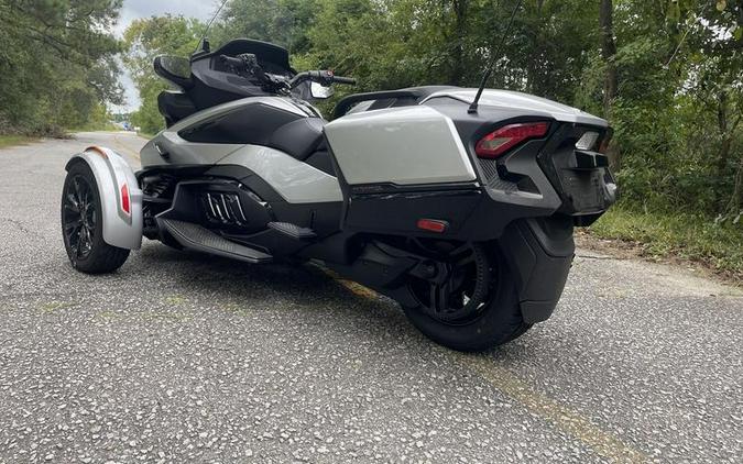 2023 Can-Am® Spyder RT Limited Dark Wheels