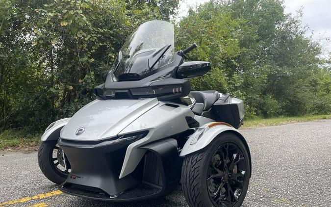 2023 Can-Am® Spyder RT Limited Dark Wheels