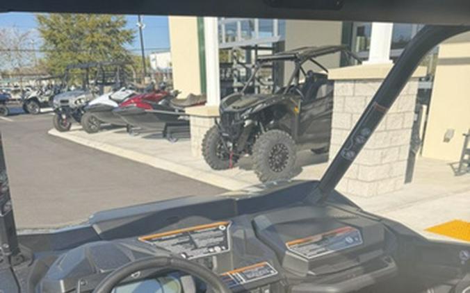 2026 Can-Am Commander XT 700