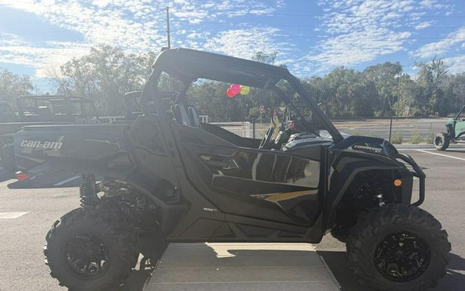 2026 Can-Am Commander XT 700