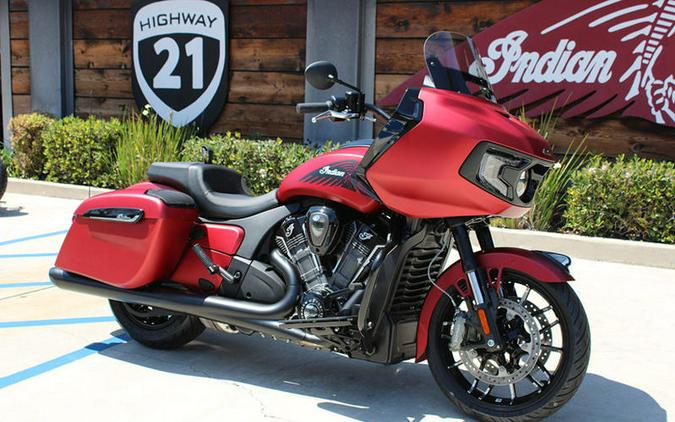 2024 Indian Motorcycle® Challenger® Dark Horse® w/PowerBand Audio Pkg Sunset Red Smoke