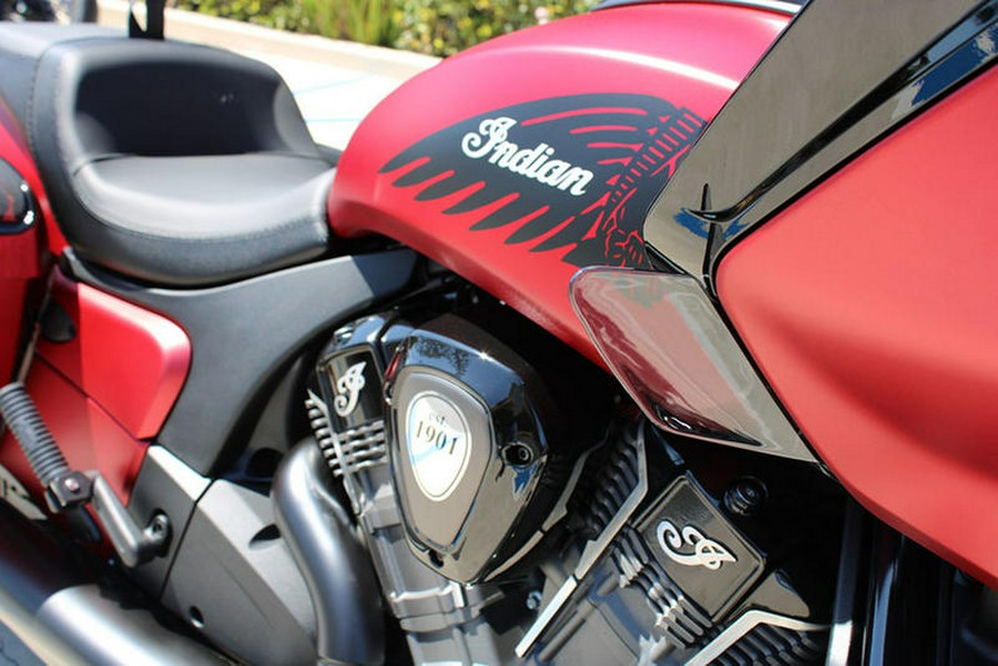 2024 Indian Motorcycle® Challenger® Dark Horse® w/PowerBand Audio Pkg Sunset Red Smoke