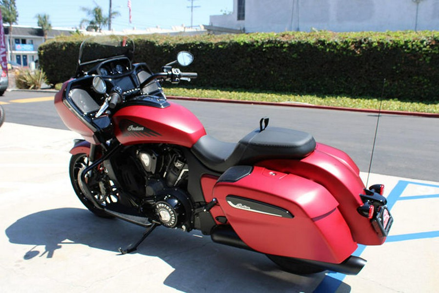 2024 Indian Motorcycle® Challenger® Dark Horse® w/PowerBand Audio Pkg Sunset Red Smoke