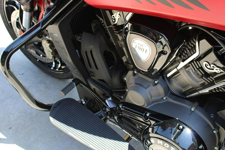 2024 Indian Motorcycle® Challenger® Dark Horse® w/PowerBand Audio Pkg Sunset Red Smoke