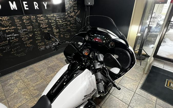 FLTRT 2025 Road Glide 3