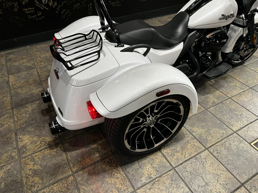 FLTRT 2025 Road Glide 3