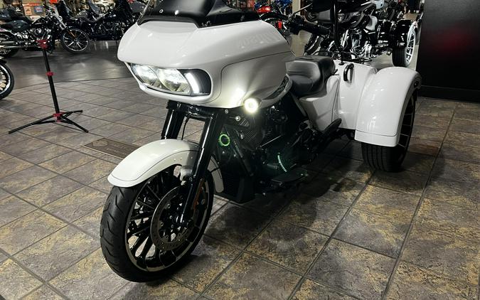 FLTRT 2025 Road Glide 3