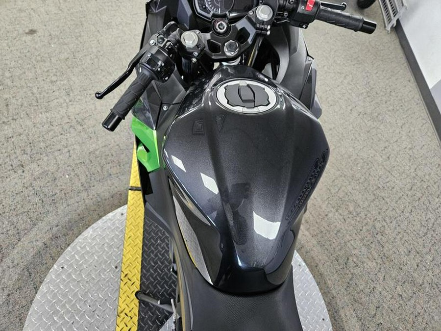 2023 Kawasaki Ninja® 400 Matrix Camo Gray/Metallic Matte Carbon Gray