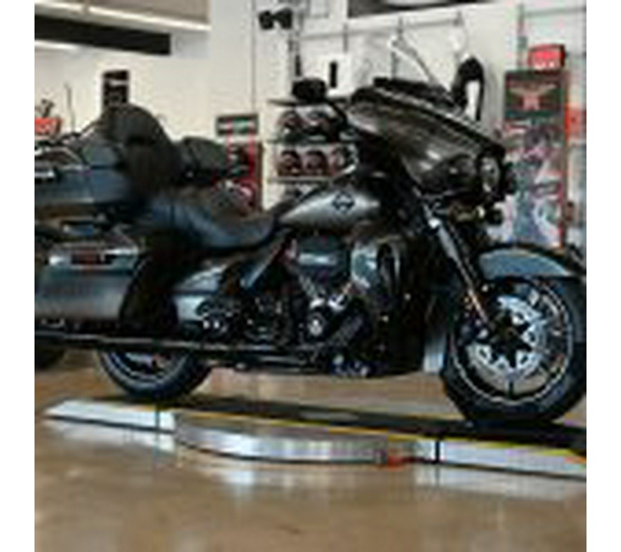 2018 Harley Davidson Street Glide Limited CVO
