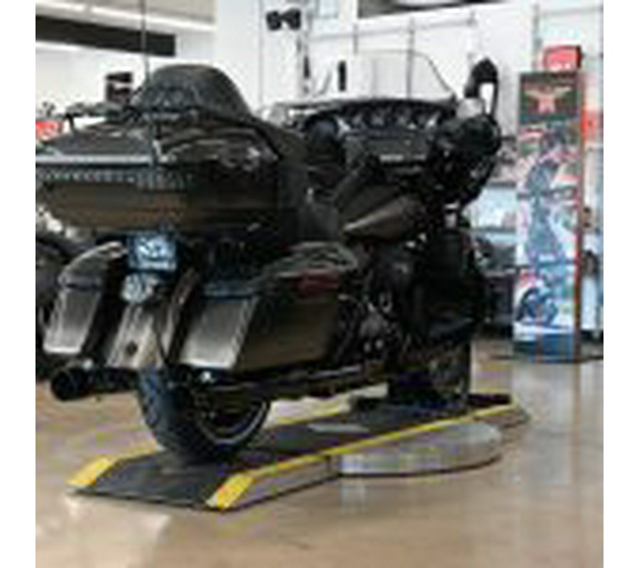 2018 Harley Davidson Street Glide Limited CVO