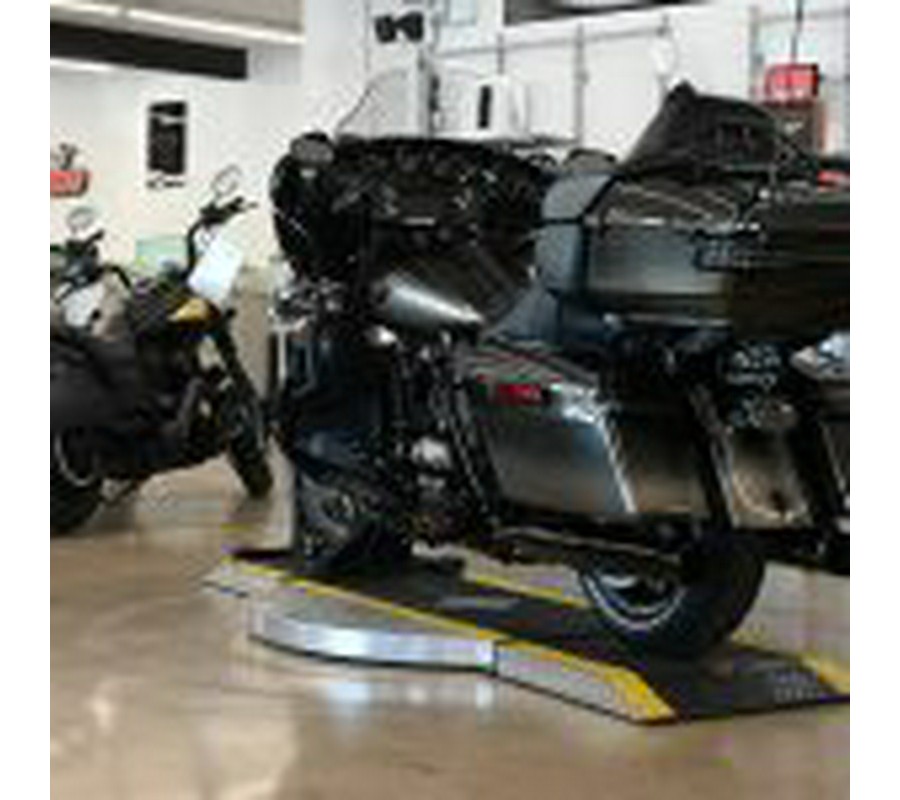 2018 Harley Davidson Street Glide Limited CVO