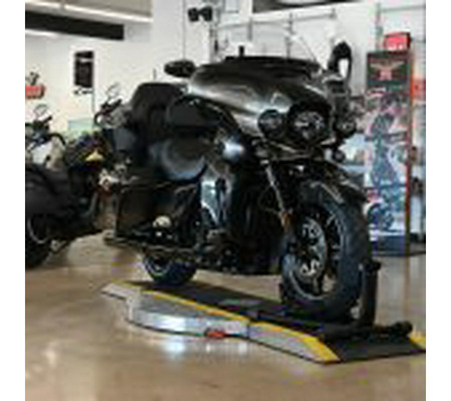 2018 Harley Davidson Street Glide Limited CVO