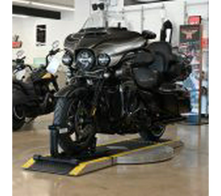 2018 Harley Davidson Street Glide Limited CVO