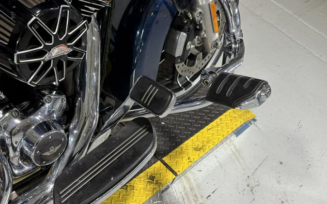 2016 Harley-Davidson® Road Glide® Special Custom Colour Cosmic Blue Pearl