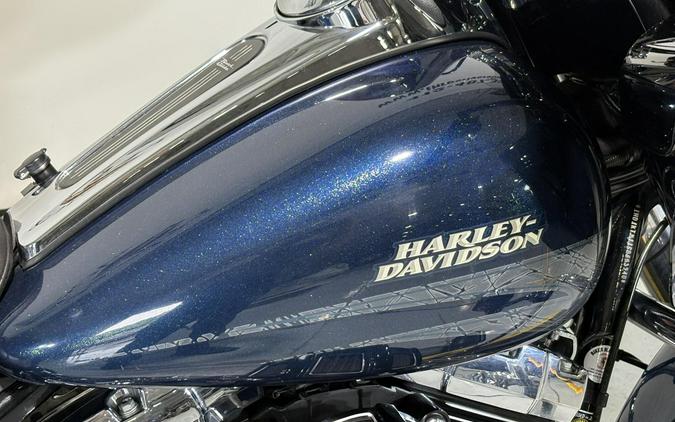 2016 Harley-Davidson® Road Glide® Special Custom Colour Cosmic Blue Pearl