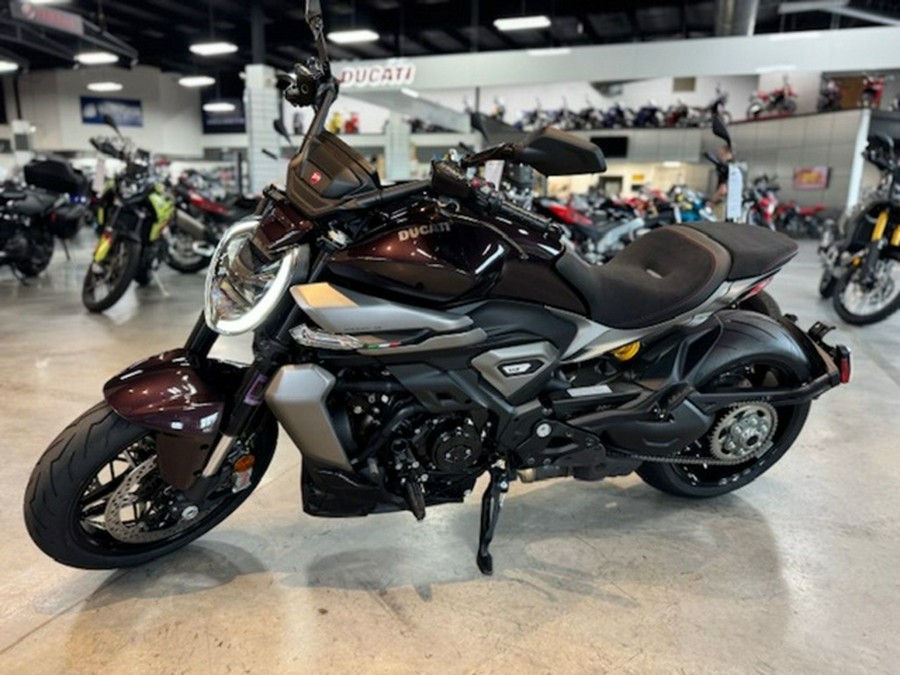 2026 DUCATI X DIAVEL V4