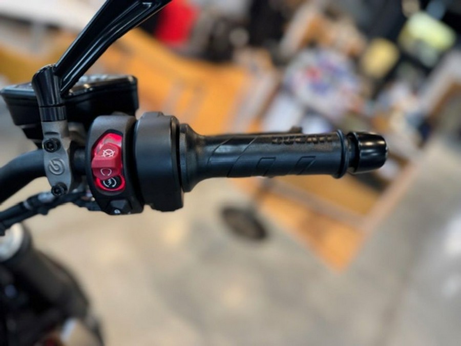 2026 DUCATI X DIAVEL V4