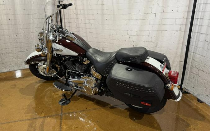 2021 Harley-Davidson Heritage Classic 107 FLHC Mdnght Crimson & Stone Washed White Pearl