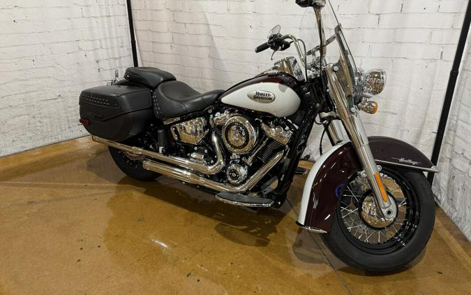 2021 Harley-Davidson Heritage Classic 107 FLHC Mdnght Crimson & Stone Washed White Pearl