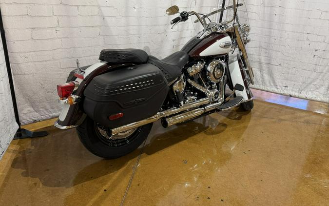 2021 Harley-Davidson Heritage Classic 107 FLHC Mdnght Crimson & Stone Washed White Pearl