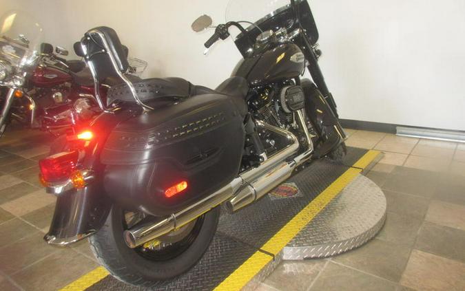 2021 Harley-Davidson® FLHCS - Heritage Classic 114