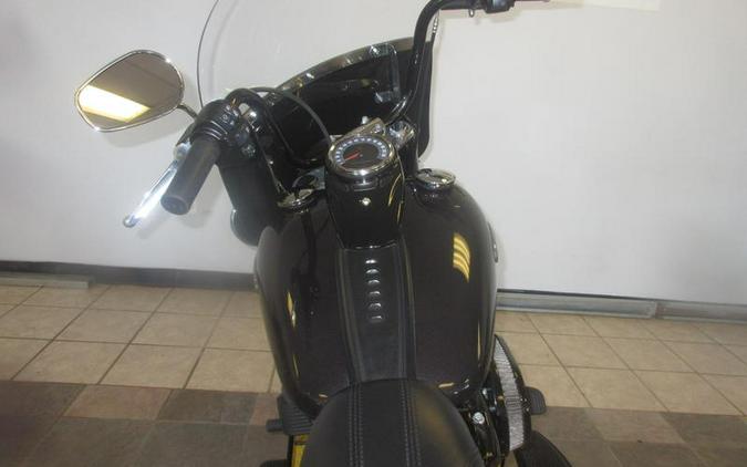 2021 Harley-Davidson® FLHCS - Heritage Classic 114