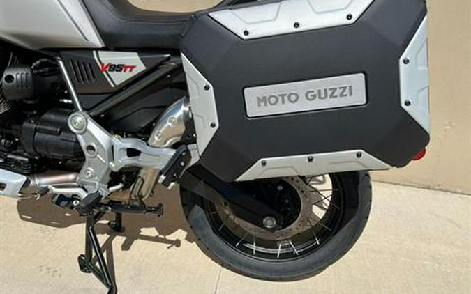 2023 Moto Guzzi V85 TT Travel