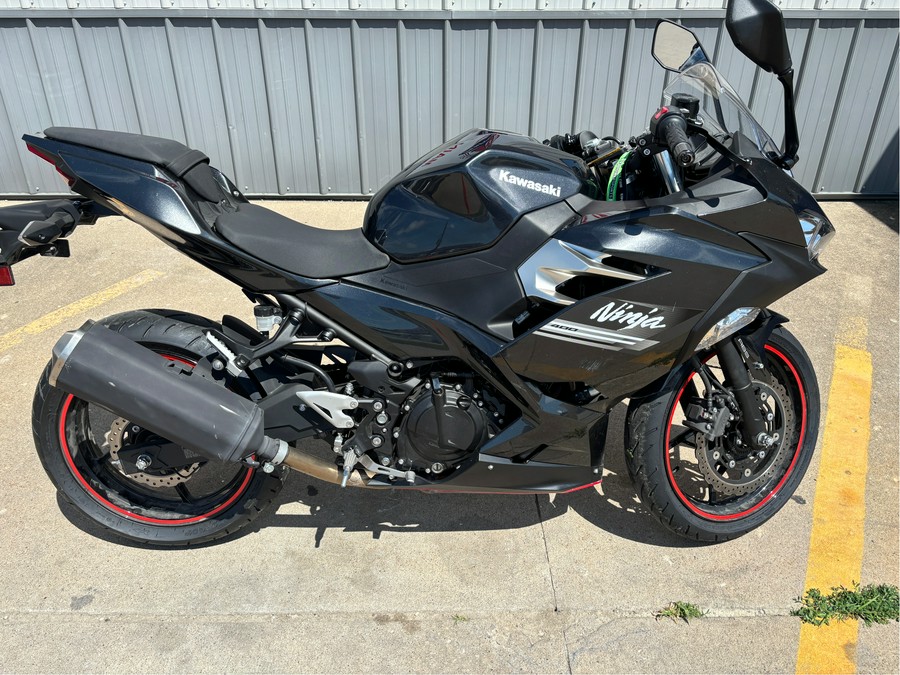 2022 Kawasaki Ninja 400 ABS