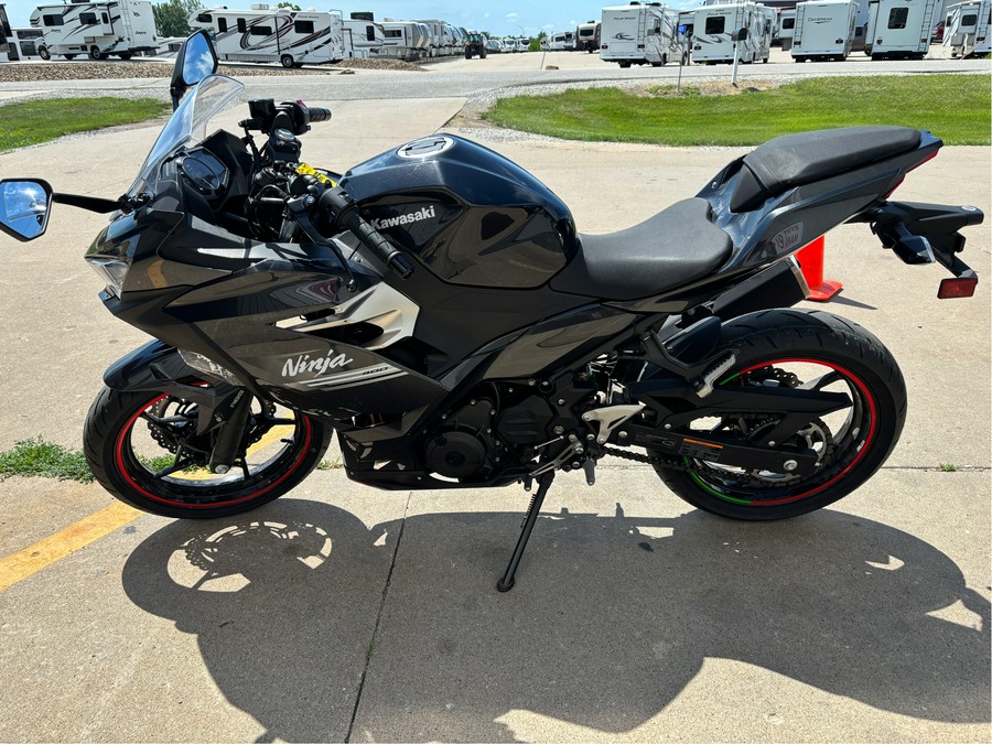 2022 Kawasaki Ninja 400 ABS