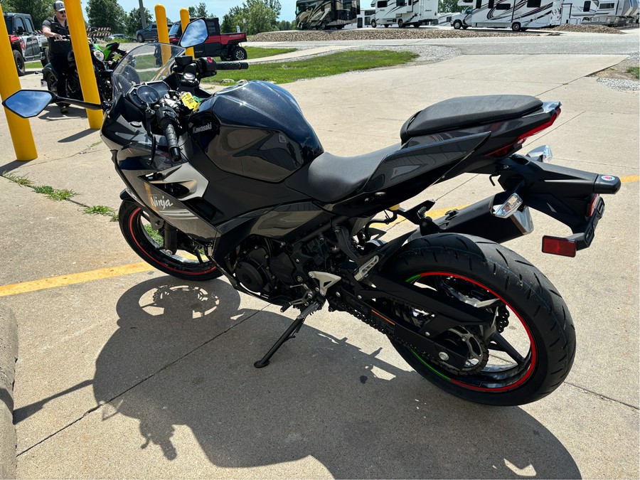 2022 Kawasaki Ninja 400 ABS