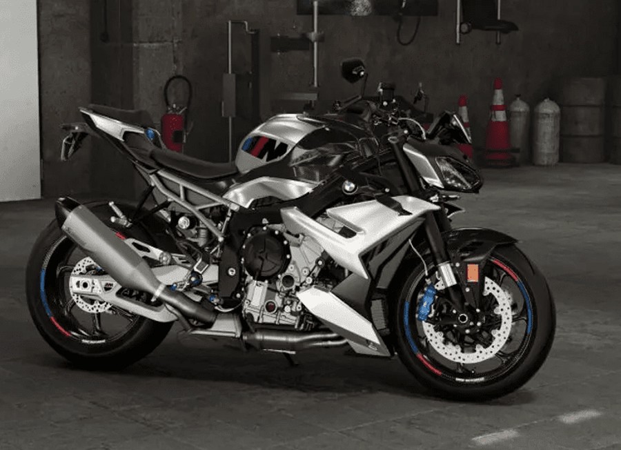 2026 BMW M 1000 R