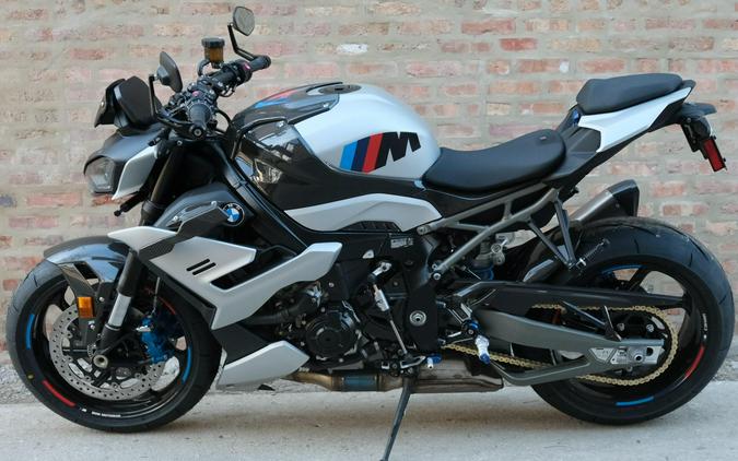 2026 BMW M 1000 R