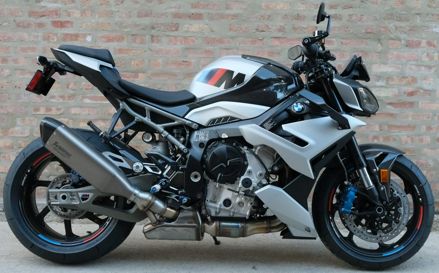 2026 BMW M 1000 R