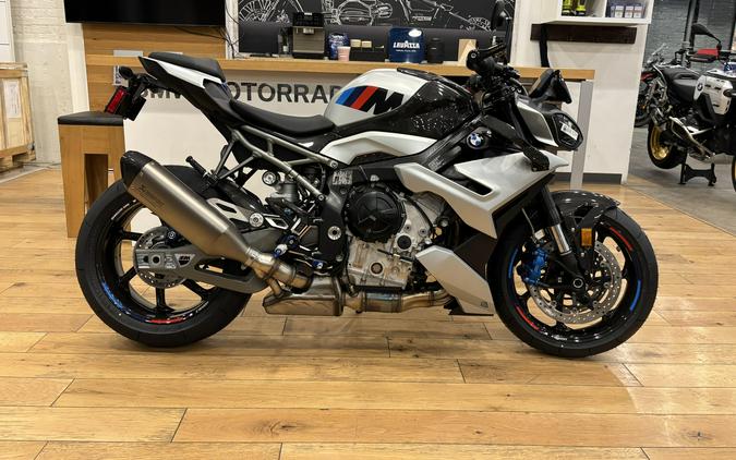 2026 BMW M 1000 R